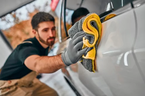 Nettoyage automobile et lavage châssis-moteur